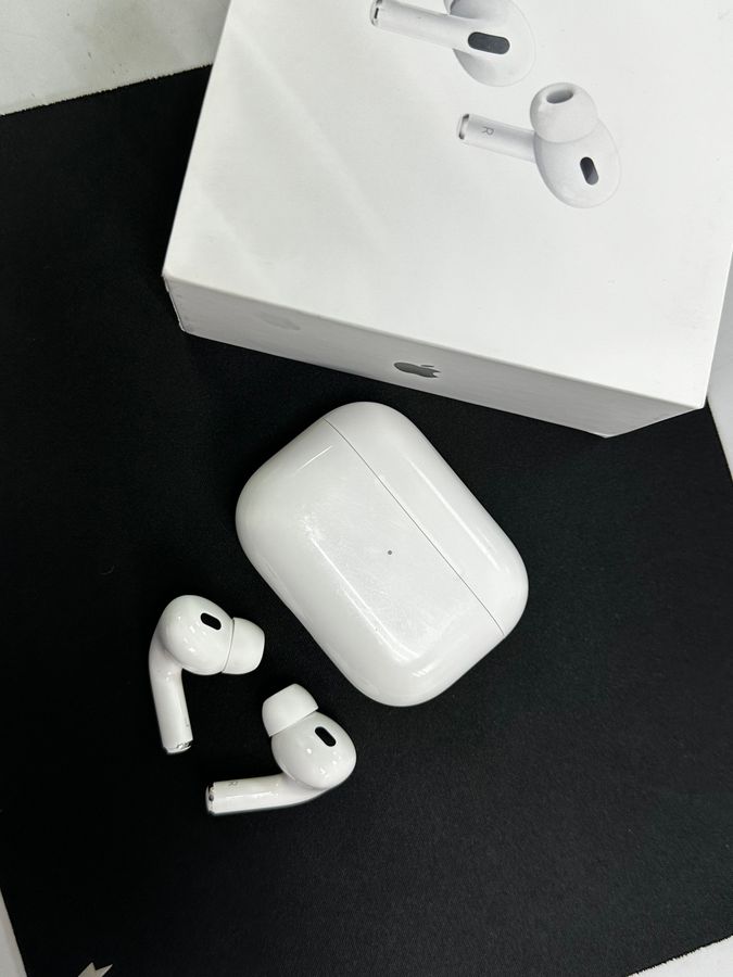 airpods pro 2nd generation with magsafe charging case usb-c