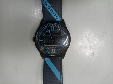 01-200769433: Guess w1300g3