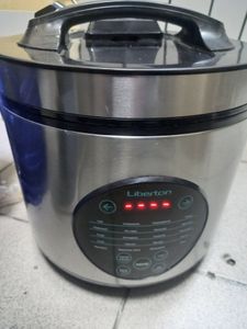 Б/в Мультиварка Liberton lmc-3102 01-200800108
