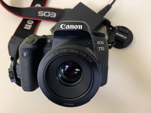 Б/в Фотоапарат Canon eos 77d / canon ef 50mm f/1,8 stm 01-200817795