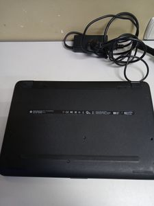 Б/в Ноутбук Hp 15/core i5 6200u ddr3/4gb ddr3/hdd 1000 gb/radeon r5 m330 01-200843992