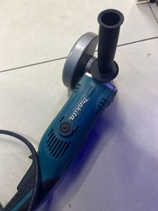 Б/у Угловая шлифмашина Makita ga6021c 01-200875660