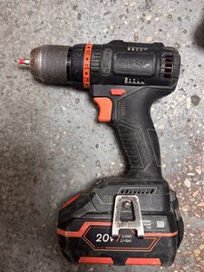 Б/в Шурупокрут Dnipro-M cd-201hbc compact 1акб 4ah зп 01-200895796