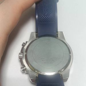 01-200204926: Guess w1047g2