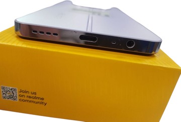Б/в Мобільний телефон Realme 12 5g 8/256gb 01-200875808