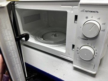 Б/у Микроволновая печь Ardesto go-s724w 01-200992319