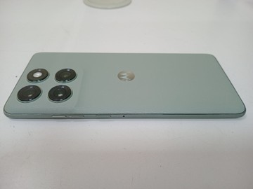 Б/в Мобільний телефон Motorola moto edge 60 pro 12/512gb 01-200992389
