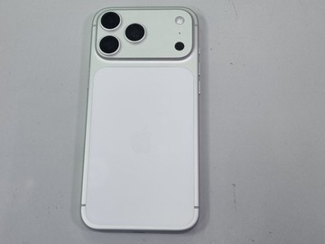 Б/в Мобільний телефон Apple iphone 17 pro max 256gb 01-200956573