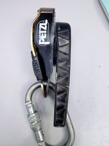 Б/у Спусковое устройство Petzl rig 01-201031547