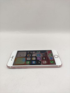 Б/в Мобільний телефон Apple iphone 7 32gb 01-201123666