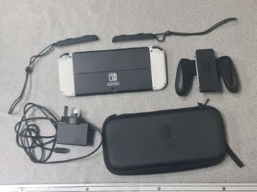 01-200528075: Nintendo switch oled