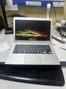 01-200784968: Toshiba 13/celeron n2840 ddr3/2gb ddr3/hdd *відсутній/ssd 24 gb/*інтегрована