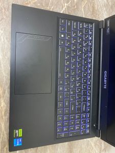 Б/в Ноутбук Gigabyte 15/core i7-13620h ddr5/16gb ddr3/ssd 512 gb/geforce rtx4050 6gb 01-200801468