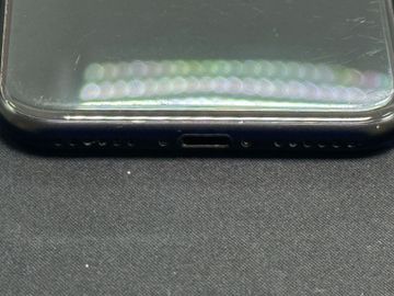 Б/в Мобільний телефон Apple iphone se 2020 64gb 01-200859264