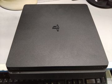 Б/у Игровая приставка Sony playstation 4 slim 1tb 01-200907748
