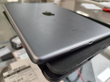 Б/в Планшет Apple ipad 8 wifi 128gb 4g 01-200861652