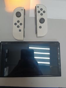 Б/в Ігрова приставка Nintendo switch oled 01-200921049