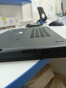 Б/в Ноутбук Dell 14/core i7 8850h ddr4/16gb ddr4/hdd *відсутній/ssd 256 gb/geforce mx130 2gb 01-200936720