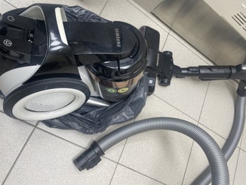 Б/в Пилосос Samsung cycloneforce anti-tangle vc05k71f0hb/uk 01-201019512