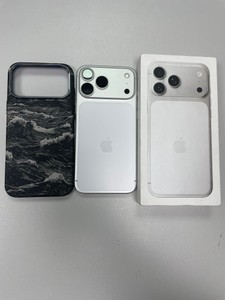 Б/у Мобільний телефон Apple iphone 17 pro max 1tb 01-201080008