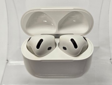 Б/в Навушники Apple airpods 4 with active noise cancellation 01-201097343