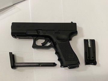 Б/в Пневматичний пістолет Umarex glock 19 01-201108587