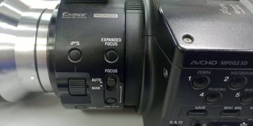 01-200411368: Sony nex-fs100