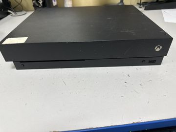 01-200612982: Microsoft xbox one x 1tb