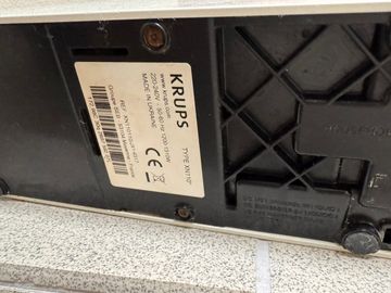 01-200779136: Krups nespresso essenza mini xn110b