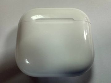 01-200785006: Apple airpods 4 with active noise cancellation