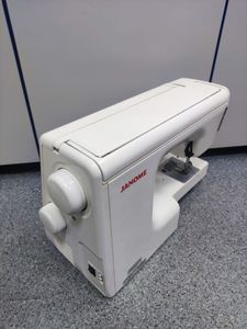 Б/у Швейная машина Janome 7518a 01-200812809