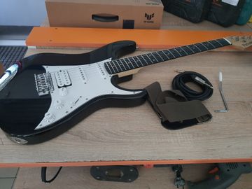 Б/в Електрогітара Parksons st-170 01-200815395