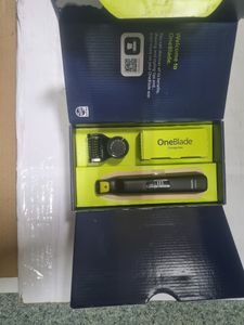 Б/у Триммер электрический Philips oneblade pro 360 qp6542 01-200838438