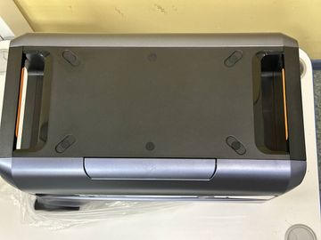 Б/в Зарядна станція Runhood f2400 01-200902972