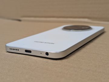 Б/у Мобільний телефон Tecno spark 30c kl5n 4/128gb 01-200906565