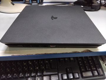 Б/у Игровая приставка Sony playstation 4 slim 1tb 01-200907748