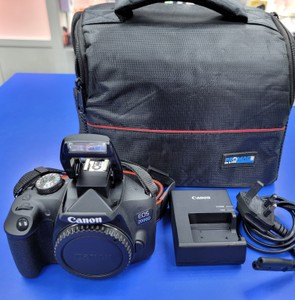 Б/в Фотоапарат Canon eos 2000d body 01-200751159