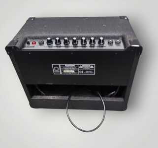 Б/у Комбоусилитель Kustom kaa16 01-200920330