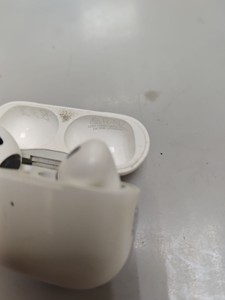 Б/в Навушники Apple airpods pro 2nd generation with magsafe charging case usb-c 01-200991437
