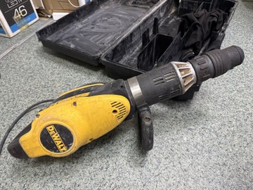 Б/у Отбойный молоток Dewalt d25899k 01-201013990