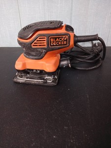 Б/в Шліфмашина вібро Black&Decker ka450 01-201032389