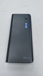 Б/у Повербанк Trust item 21149-02 10000mah 01-201076005