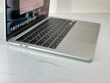 Б/в Ноутбук Apple macbook air 13,6" 2025 a3240 / apple m4 10 core сpu/ 8 core gpu/ ram16g/ ssd256gb 01-201085837