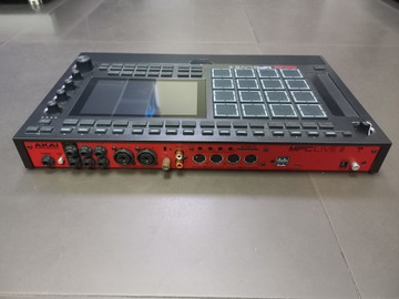 Б/в Семплер Akai mpc live iii 01-201109144