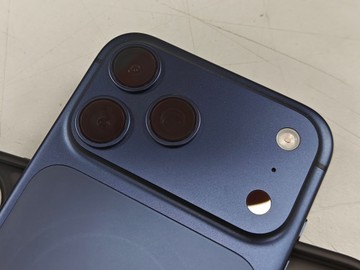 Б/в Мобільний телефон Apple iphone 17 pro max 512gb esim 01-201003819