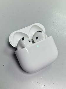 Б/в Навушники Apple airpods 4 with active noise cancellation 01-201144696
