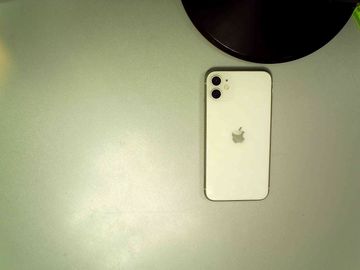 Б/в Мобільний телефон Apple iphone 11 64gb 01-200830592