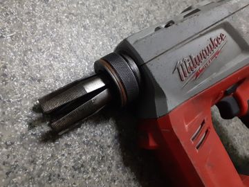 Б/у Інструмент розширювальний Milwaukee uponor hd18 pxp-h10202c 01-200830685