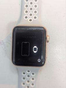 Б/в Смарт-годинник Apple watch series 3 gps 42mm aluminium case 01-200852129