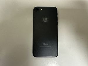 Б/в Мобільний телефон Apple iphone 7 32gb 01-200888180